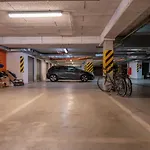 ApartWro - Przestronny apartament z tarasem 5 min od Rynku garaż projektor
