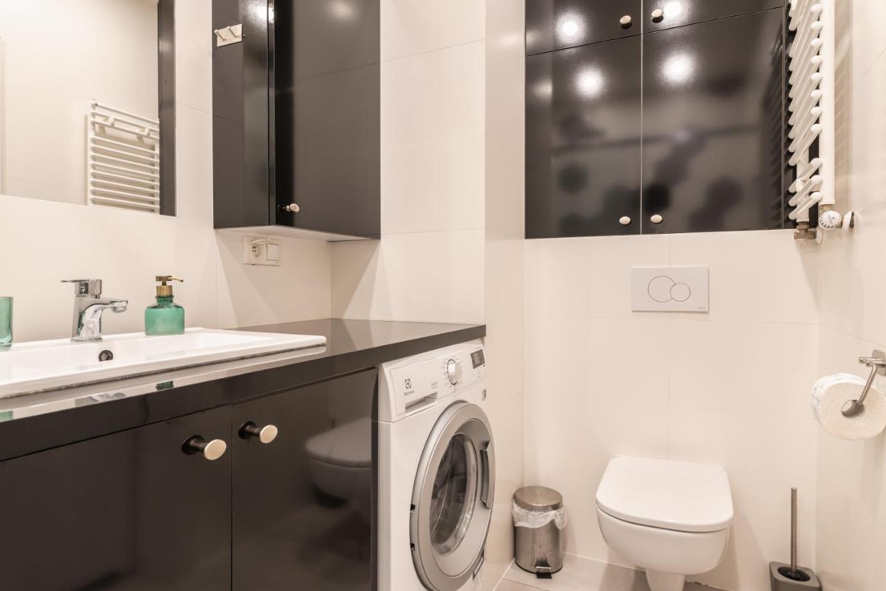 Apartwro - Przestronny Apartament Z Tarasem 5 Min Od Rynku Garaż Projektor Apartament